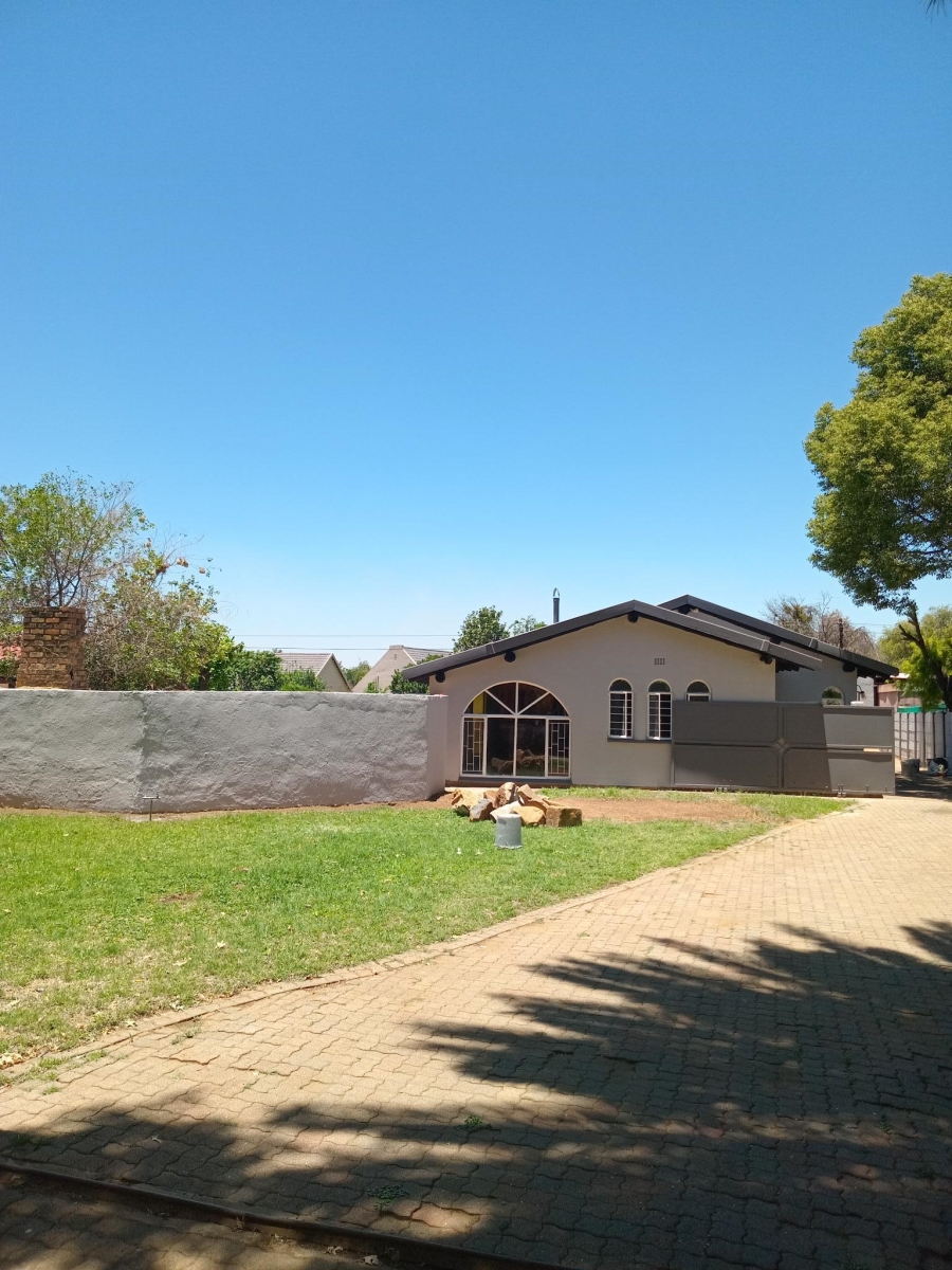 To Let 3 Bedroom Property for Rent in Vaalpark Free State